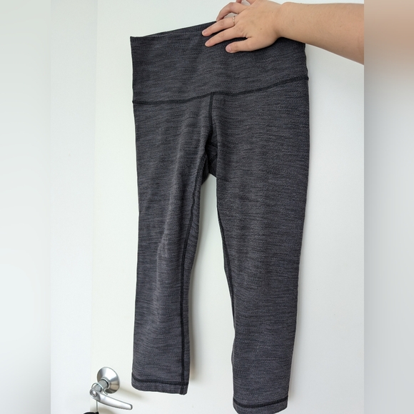 Lululemon Gray Cropped Leggings Sz 8 Stretch - Picture 2 of 10